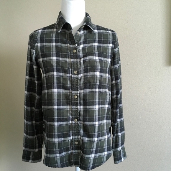 American Eagle Outfitters Tops - American Eagle Green Plaid Flannel